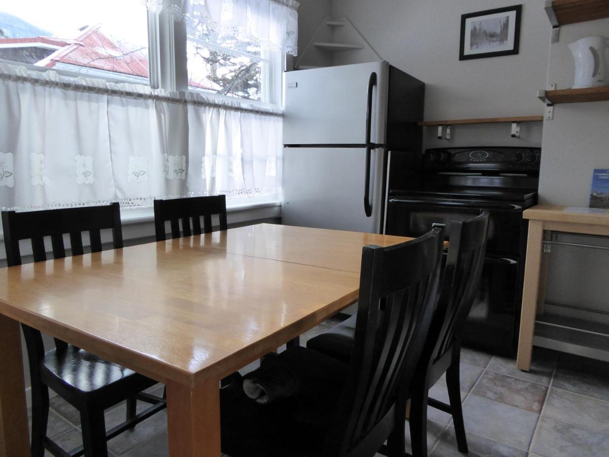 Banff Beaver Cabins Ngoại thất bức ảnh